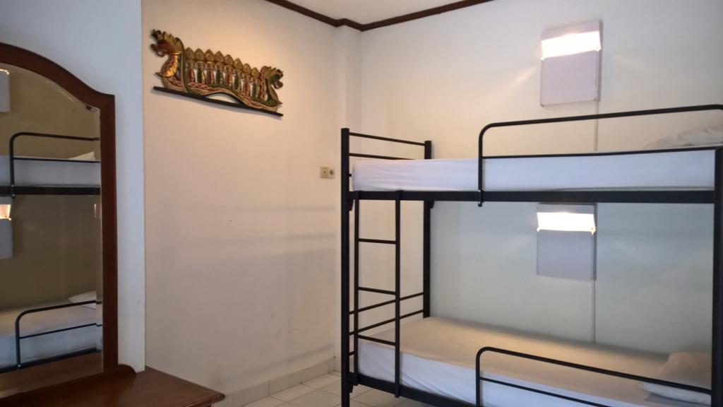 Hotel Ratna Кута Екстериор снимка