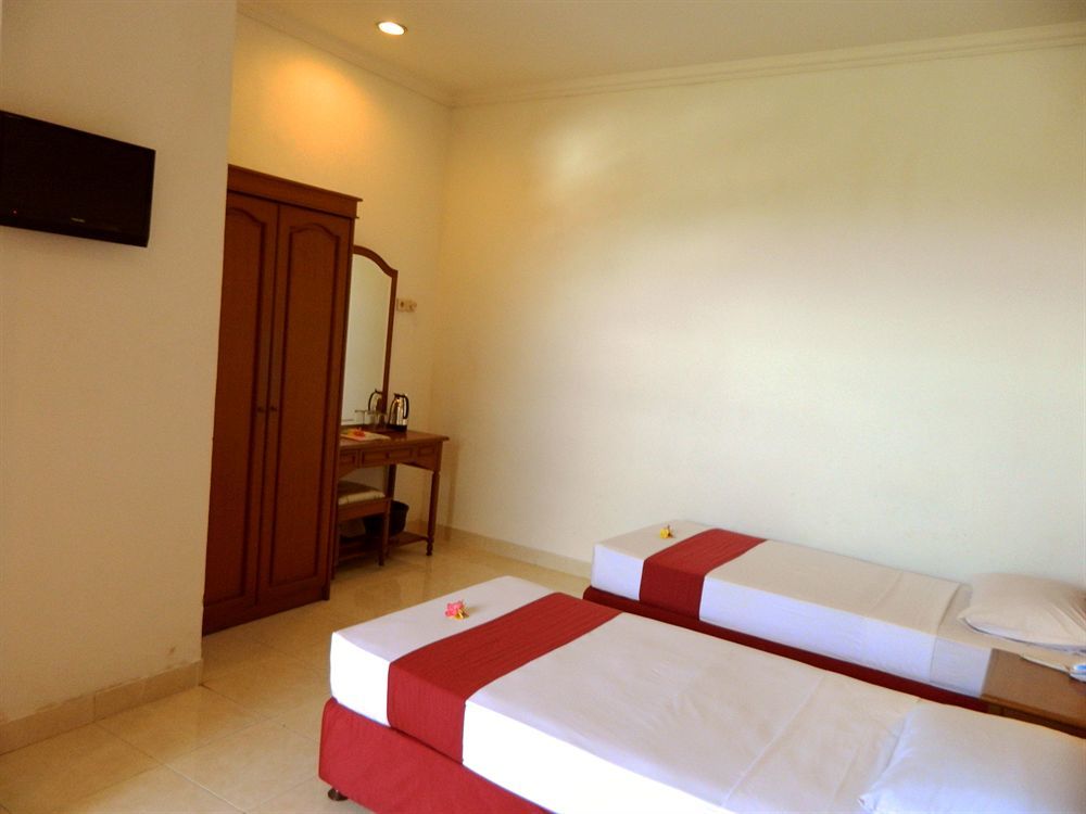 Hotel Ratna Кута Екстериор снимка