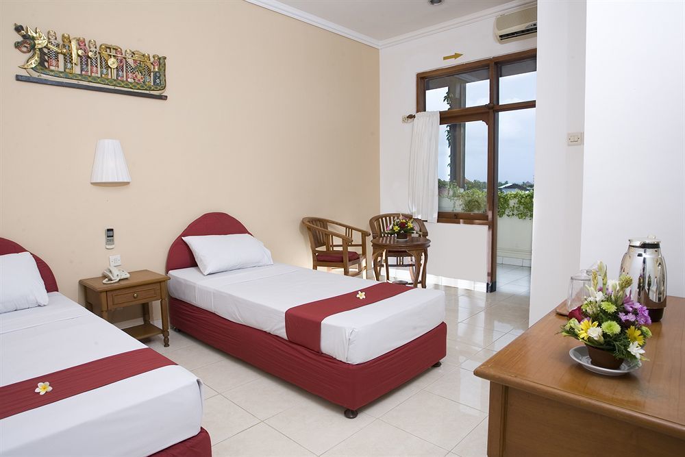 Hotel Ratna Кута Екстериор снимка