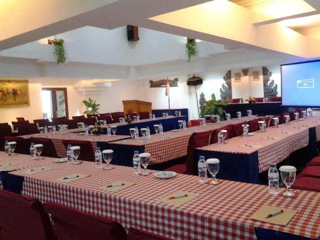 Hotel Ratna Кута Екстериор снимка