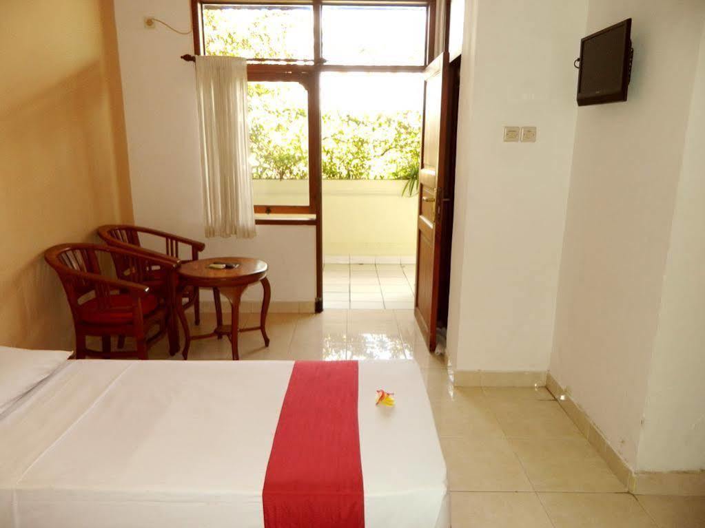 Hotel Ratna Кута Екстериор снимка
