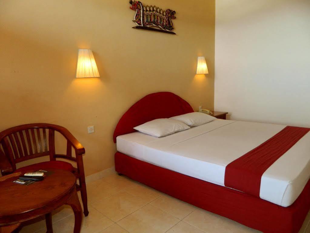 Hotel Ratna Кута Екстериор снимка